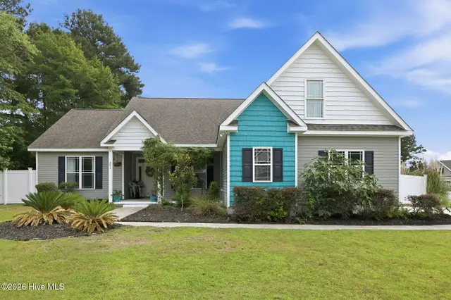 301 Big Pine Court, Hubert, NC 28539