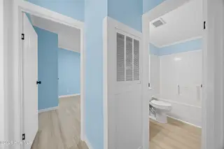 211 Pond Road, Rocky Point, NC 28457 – photo 22: 13_hallway