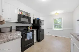 210 Nottingham Drive, Havelock, NC 28532 – photo 16: 17-web-or-mls-DSC_3339