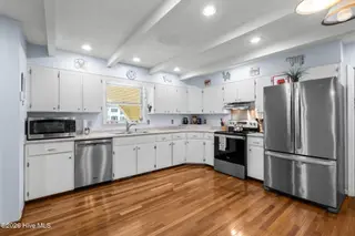 423 S Edgewood Circle, Whiteville, NC 28472 – photo 17: kitchen 2 (1)