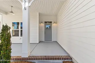 215 Hanover Lakes Drive, Wilmington, NC 28401 – photo 3: front entryway