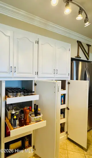 1008 Bateman Drive, Elizabeth City, NC 27909 – photo 20: Pantry 2 w/ pull out drawers!