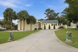 108 Gull Harbor Drive, Newport, NC 28570 – photo 6: 18-web-or-mls-IMG_4524