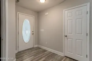 321 Barbara Drive, New Bern, NC 28562 – photo 4: Entry Way