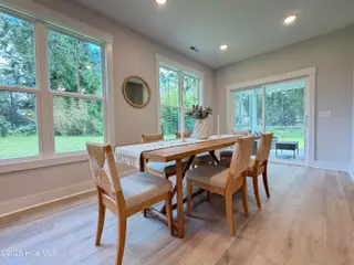 122 Live Oak Circle, Lake Waccamaw, NC 28450 – photo 11: SUNROOM