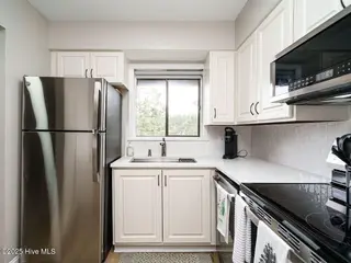 800 St Andrews Drive 260, Pinehurst, NC 28374 – photo 13: 012-1280x960-kitchen