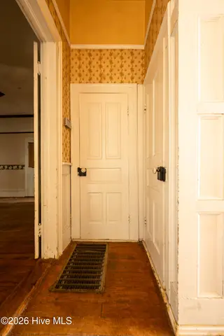 401 N Massey Street, Selma, NC 27576 – photo 7: 401NMassey-Foyer-10
