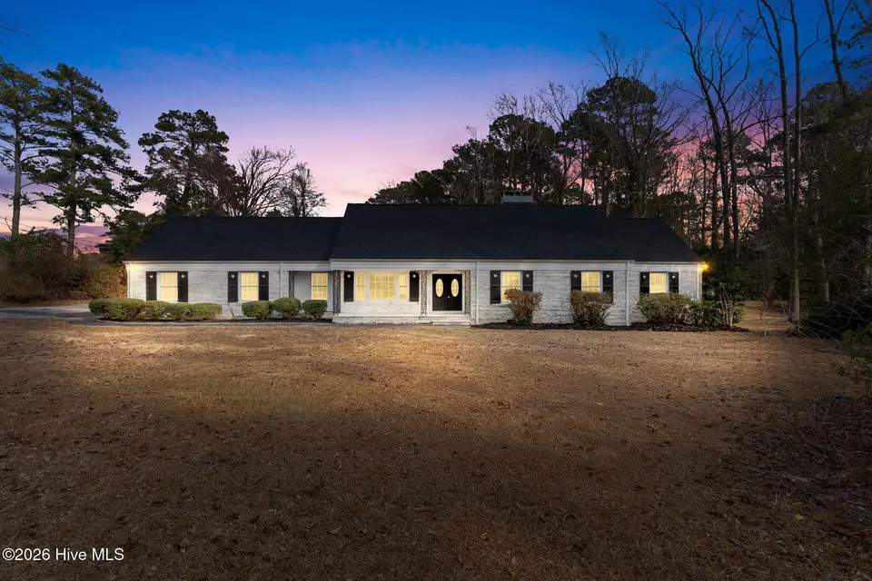 305 Country Club Drive, Jacksonville, NC 28546 – photo 1 of 48: 2-web-or-mls-DSC06527