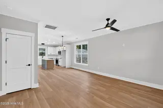 2303 Chestnut Street, Wilmington, NC 28405 — 3-bedroom home in Chestnut Heights, Wilmington, NC, photo 11 of 53: Entry