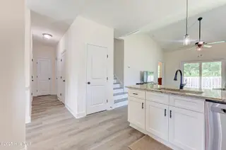 544 Timbercrest Circle SE, Bolivia, NC 28422 – photo 11: 520 Timbercrest Circle-print-015-021-Kit