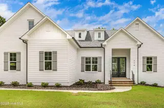 226 Longleaf Drive, West End, NC 27376 – photo 2: 250812226 Longleaf (Ext)-3974-2