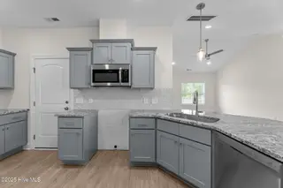 2604 Nexus Drive B, Greenville, NC 27834 – photo 12: 28-web-or-mls-_S0A4009