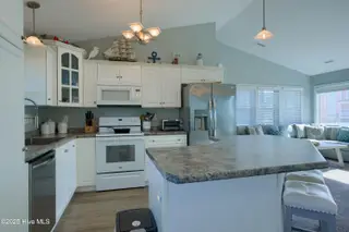 20 Porpoise Place, North Topsail Beach, NC 28460 – photo 8: 20 Porpoise Place - Interiors_21