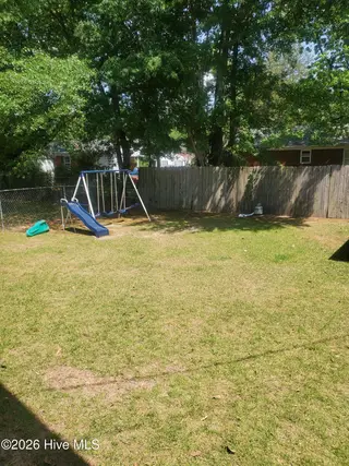 305 Glenwood Drive, Greenville, NC 27834 – photo 7: 20260424_141540