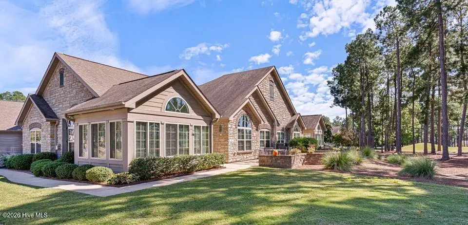 125 W Chelsea Court, Southern Pines, NC 28387 — 3-bedroom condo in Mid South Club, Southern Pines, NC, photo 1 of 45: Primary