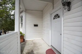 129 S 8th Street, Wilmington, NC 28401 — 6-bedroom home in Downtown, Wilmington, NC, photo 4 of 36: 8thS129-2FpDanBL33A0129 copy