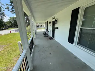 702 N Charlotte Street, Washington, NC 27889 – photo 4: Front porch
