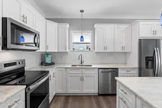 135 NW 7th Street, Oak Island, NC 28465 – photo 4: Kitchen