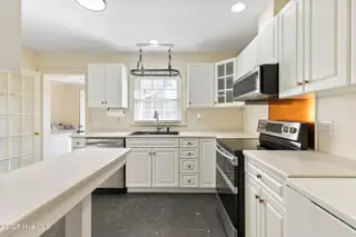 2612 Princess Place Drive, Wilmington, NC 28405 – photo 13: 25Kitchen (2)