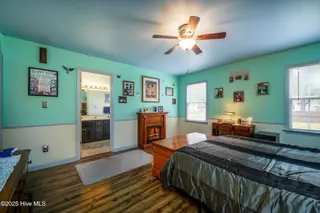 102 Laura Drive, New Bern, NC 28562 – photo 23: Primary Bedroom