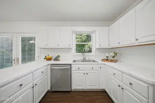 413 Hickory Drive, Elizabeth City, NC 27909 – photo 9: Kitchen View 2