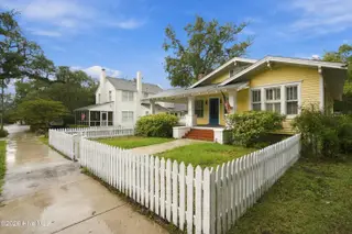 105 S Atlantic Avenue, Southport, NC 28461 — 3-bedroom home, Southport, NC, photo 3 of 34: 32-print-DSC07075