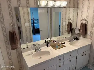 2422 Tram Road, New Bern, NC 28562 – photo 15: Principal Bathroom