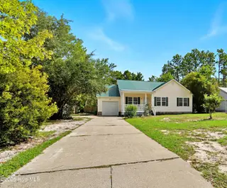 71 W South Shore Drive, Southport, NC 28461 — 3-bedroom home in Boiling Spring Lakes, Southport, NC, photo 2 of 47
