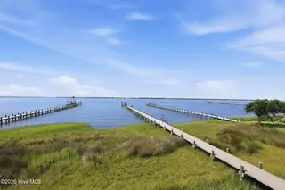 4741 S Shore Drive, Morehead City, NC 28557 – photo 13: 13-web-or-mls-4741 S Shore Dr 016