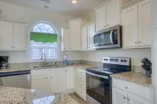 4414 Island Drive, North Topsail Beach, NC 28460 – photo 18: 4414 Island Drive - Interior - Edited_5