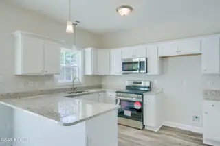 711 Jasmine Lane, Jacksonville, NC 28546 – photo 11: Kitchen