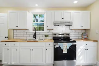 205 Hill Street NE, Wilson, NC 27893 – photo 22: 30-web-or-mls-DSC09697-Edited