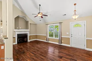 3613 Delesa Court, New Bern, NC 28560 — 3-bedroom home in Pinecrest Estates, New Bern, NC, photo 4 of 36