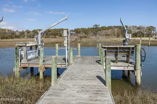 305 Joan Court, Beaufort, NC 28516 – photo 5: 6-web-or-mls-1S3A1301