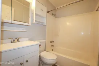 419 Kenwood Drive, Jacksonville, NC 28540 – photo 13: Bath