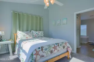20 Porpoise Place, North Topsail Beach, NC 28460 – photo 14: 20 Porpoise Place - Interiors_6
