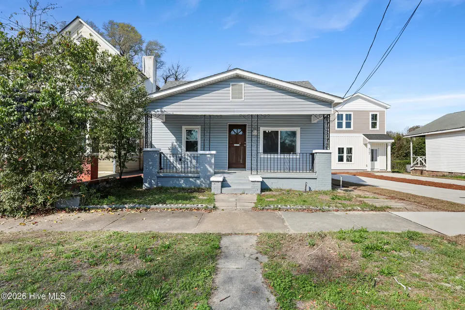 812 S 8th Street, Wilmington, NC 28401 – photo 1 of 38: 1_img_6036