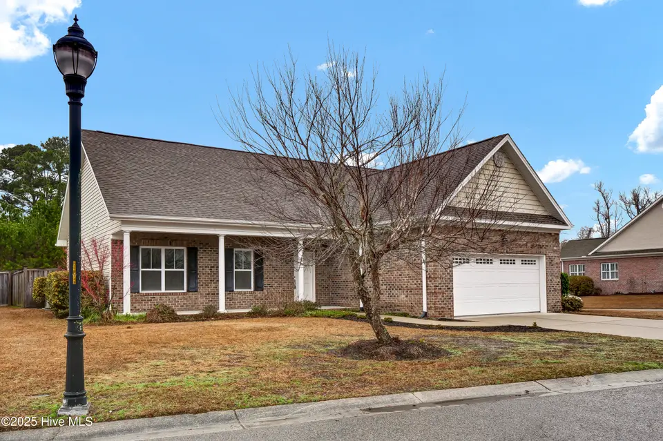 8133 Porters Crossing Way, Wilmington, NC 28411 – photo 1 of 30: 001_p1011510_550