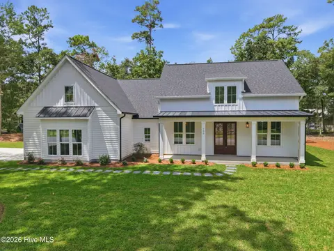 105 S Belvedere Drive, Hampstead