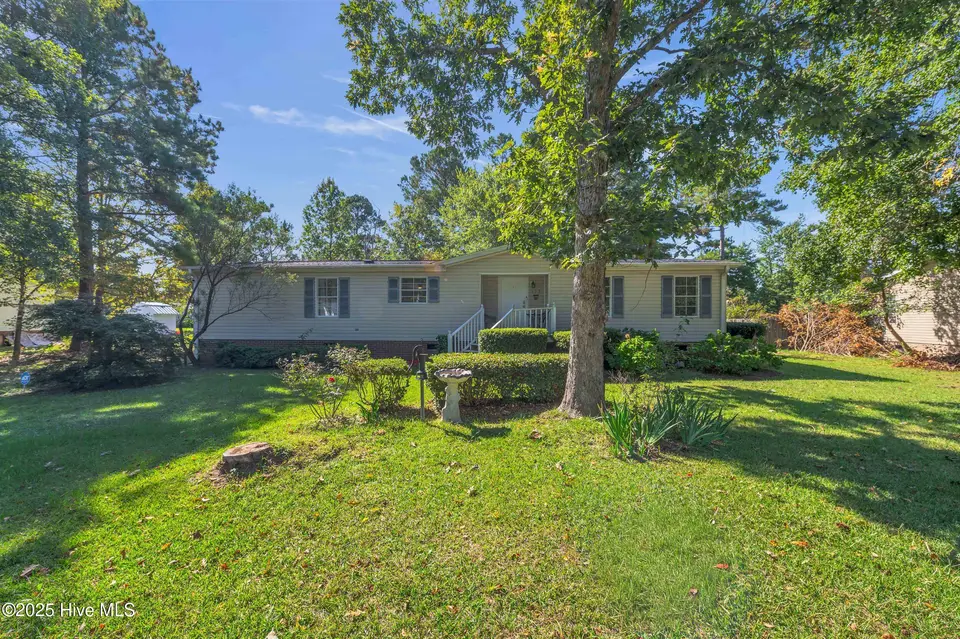 153 Bellhammon Forest Drive, Rocky Point, NC 28457 – photo 1 of 33: 1_153 bellhammon forest dr-00001