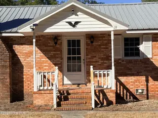 19 Wilkins Road, Belhaven, NC 27810 – photo 4: 02 Side Proch Entrance