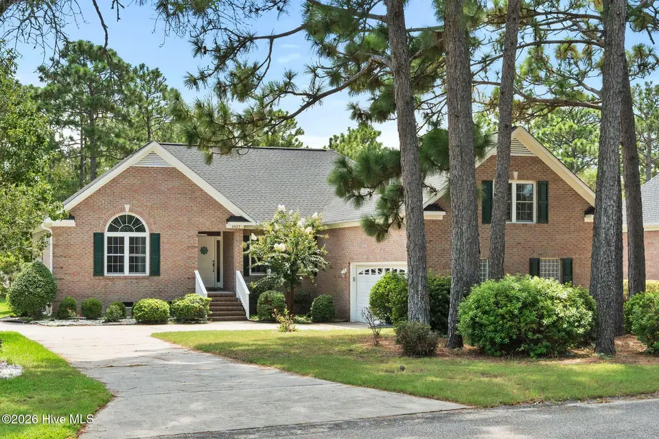 8927 Sedgley Drive, Wilmington, NC 28412 – photo 1 of 59