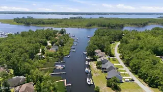 913 Hearthside Court, New Bern, NC 28560 – photo 4: Water view