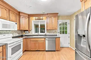 215 Merion Circle, Pinehurst, NC 28374 – photo 17: 24-web-or-mls-IMG_0824 - edited