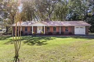 912 N Glenwood Trail, Southern Pines, NC 28387 – photo 4: 912 N Glenwood Edits-2