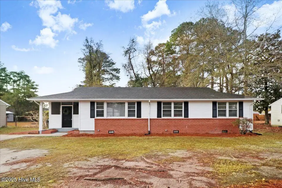 200 Banks Avenue, Goldsboro, NC 27534 — 3-bedroom home in Jefferson Park, Goldsboro, NC, photo 1 of 29: 01-200 Banks Ave-1