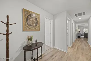238 Poppleton Drive, Hampstead, NC 28443 – photo 6: m_6_hallway