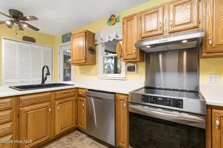 104 Elm Court, Pine Knoll Shores, NC 28512 – photo 13: Kitchen