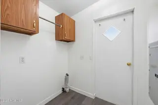 405 Lynchfield Drive, New Bern, NC 28560 – photo 17: Laundry room