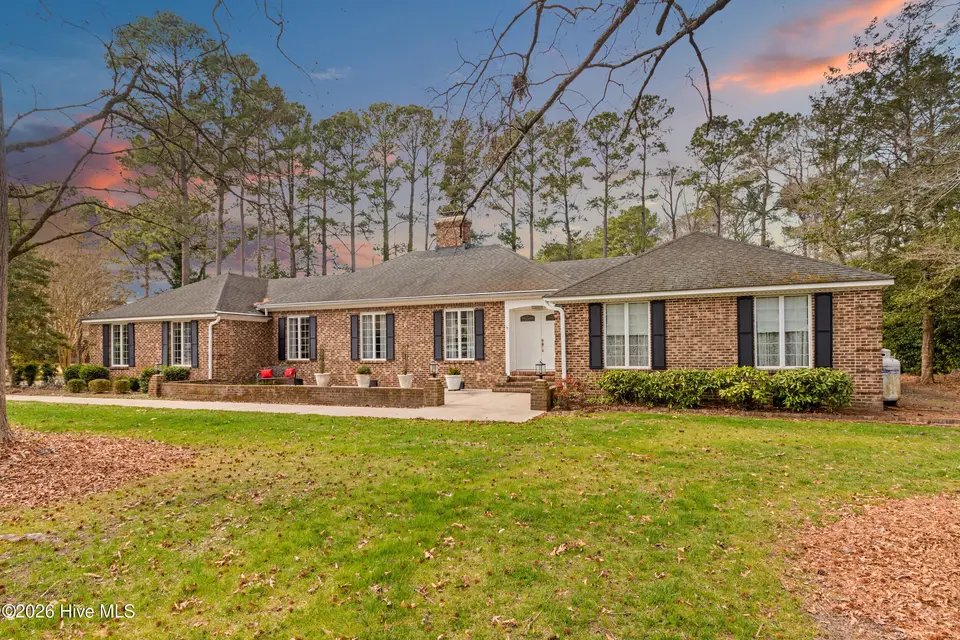 409 Inlet Drive, Elizabeth City, NC 27909 – photo 1 of 56: Front